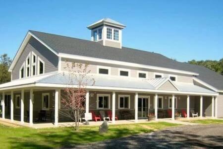 Spacious Upstairs 1Bed- Walking Distance To Beach Outlet Mall Michigan City Esterno foto